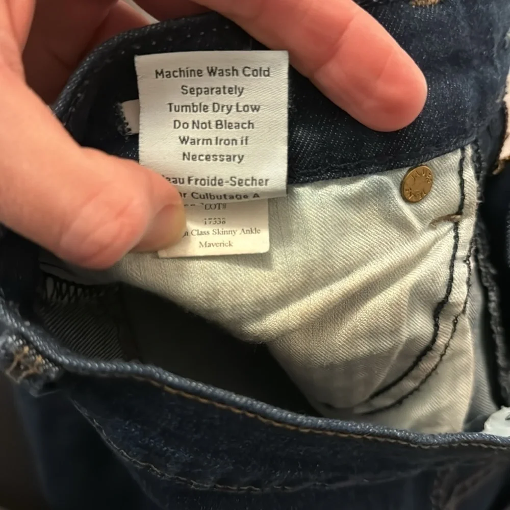 James Jeans high class skinny ankle jeans size 26 in Maverick